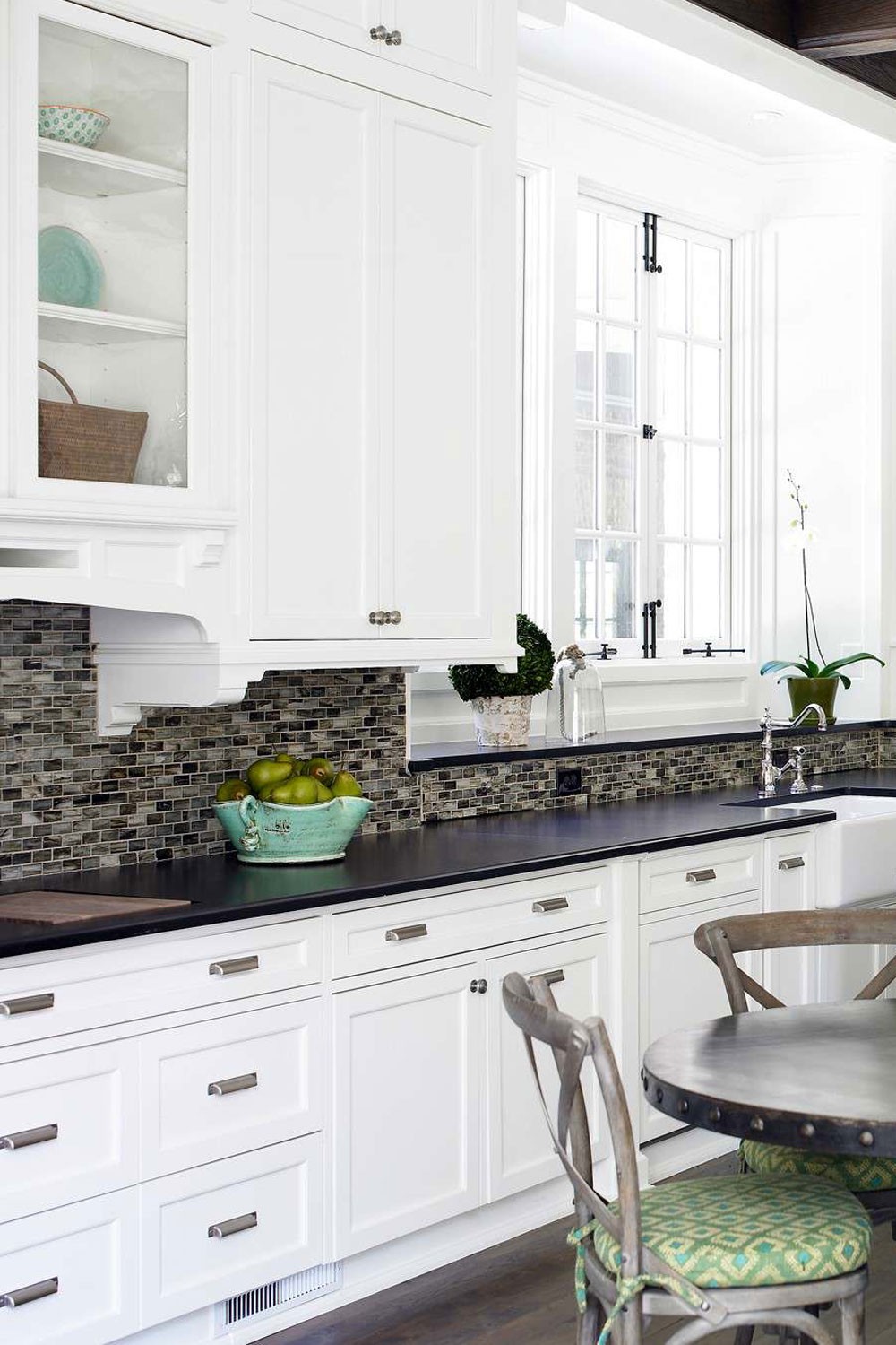 backsplash ideas with white cabinets and black countertops
 50+ Black Countertop Backsplash Ideas (Tile Designs, Tips ..